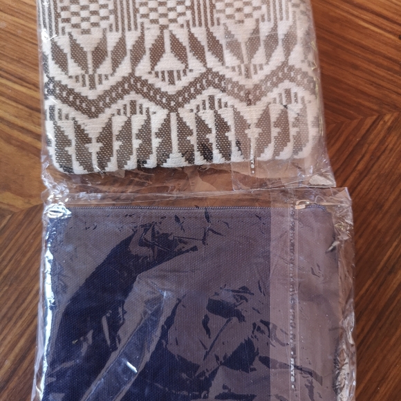 Lot of 2, New Indian Seed Beaded Purses/ Clutches/ Zipped Bags, 4.5" x 6" - Picture 2 of 5